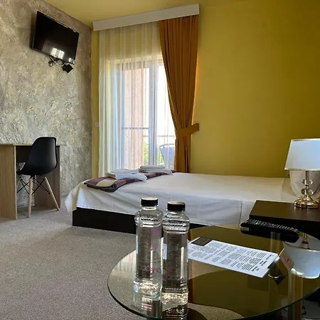 Complex Monaco & Casino Hotel *